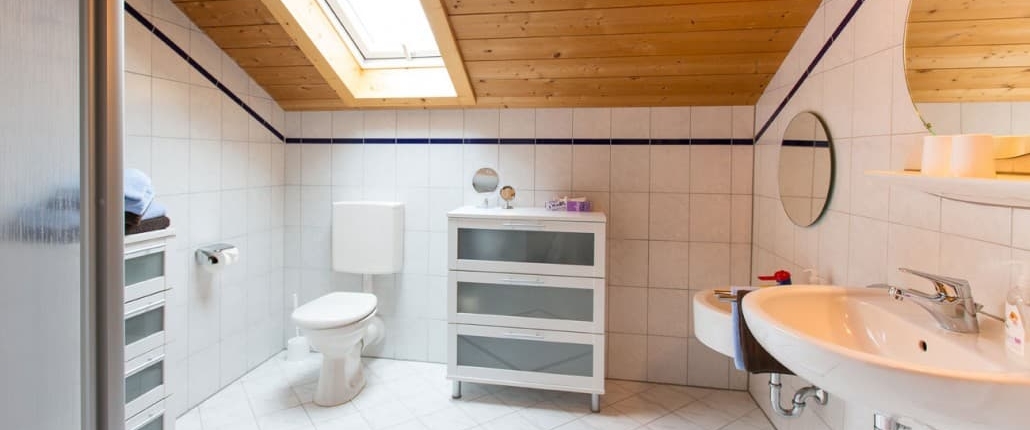 Vogelnest Dusche + WC + Kinderwaschbecken