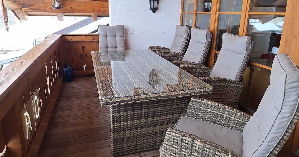 Panoramawohnung – großer möblierter Balkon mit herrlichem Ausblick Panoramawohnung – großer möblierter Balkon mit herrlichem Ausblick