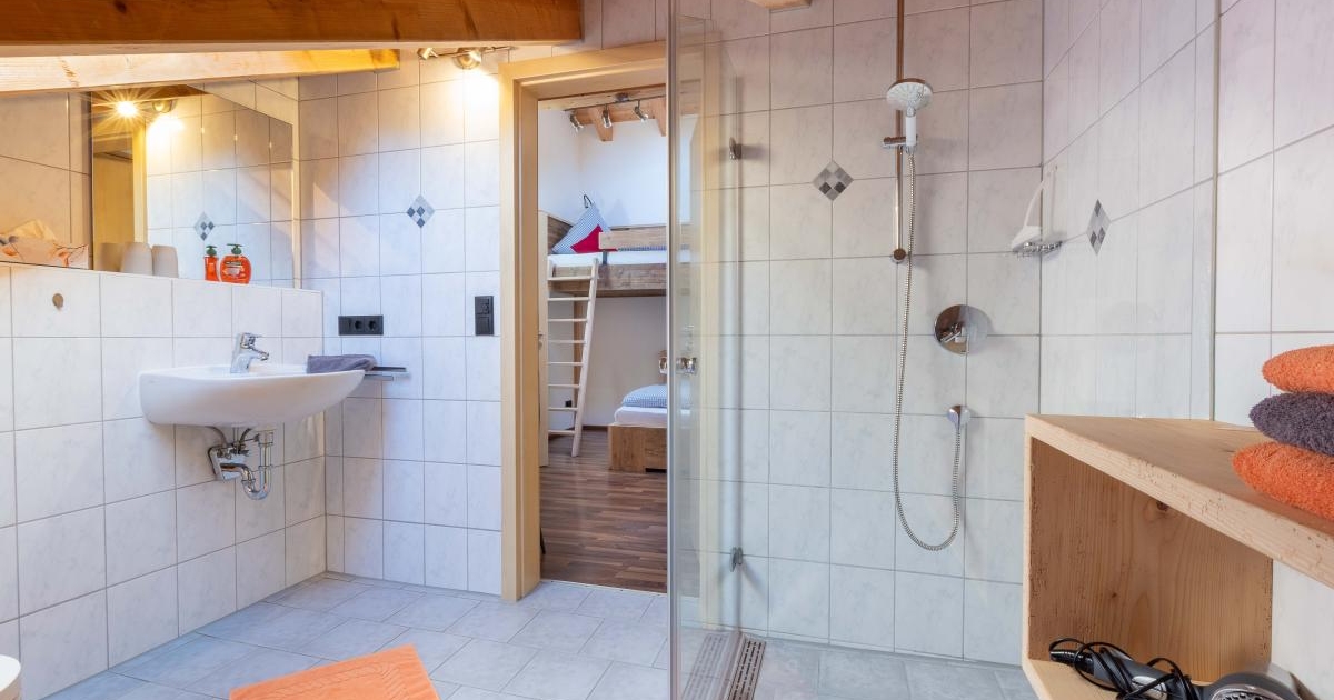 Bad bei Schlafzimmer 2 der Ferienwohnung Panorama Blick